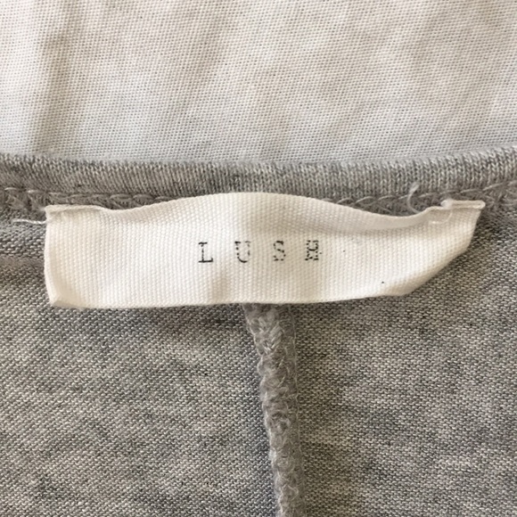 Lush top. Super flowy - Picture 2 of 4